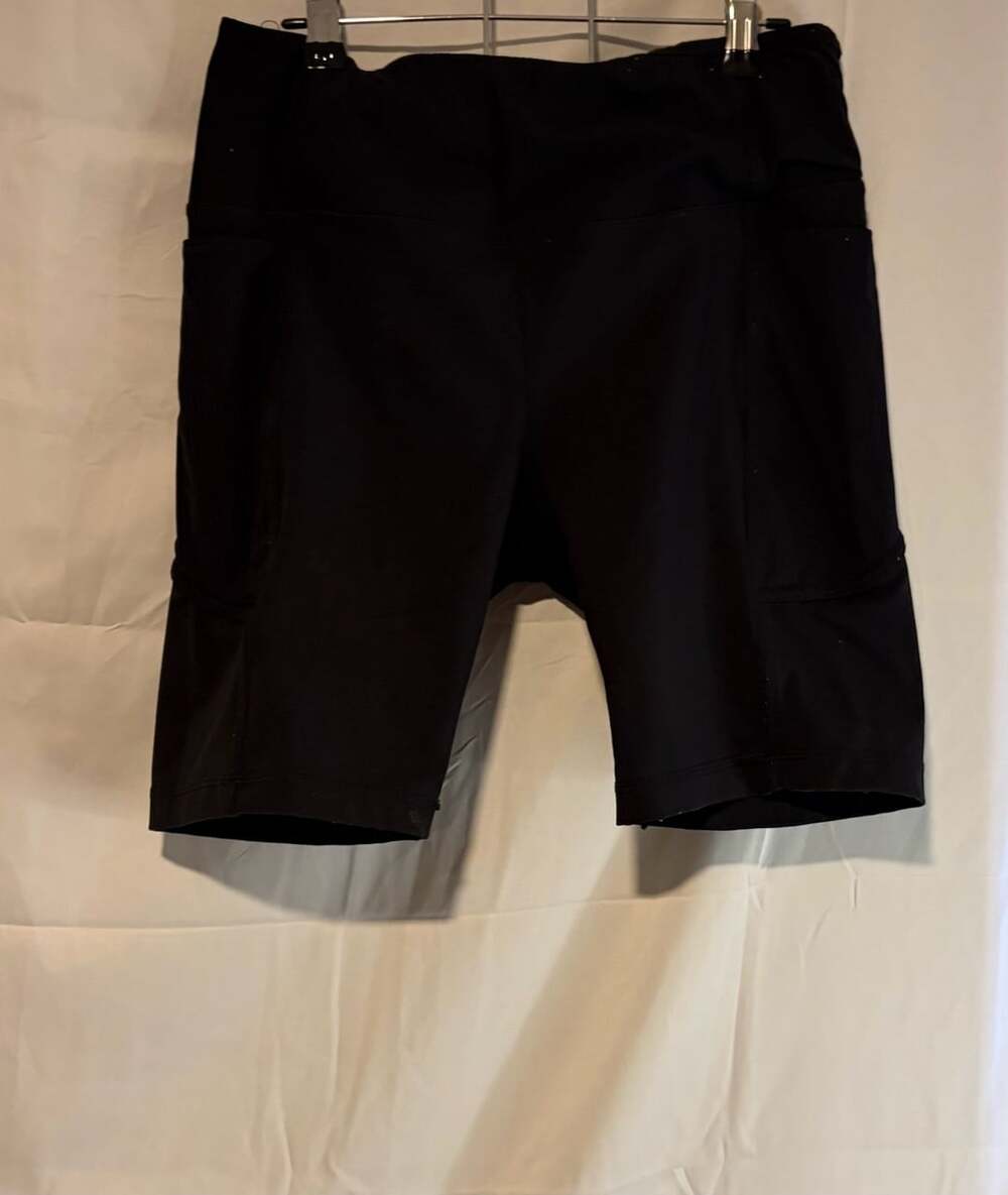 Mondetta Performance + Luxury Bike Shorts Size L Black Activewear